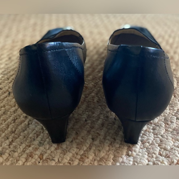 Naturalizer Black Fuller Loafer, Size 8.5 W - Picture 3 of 11